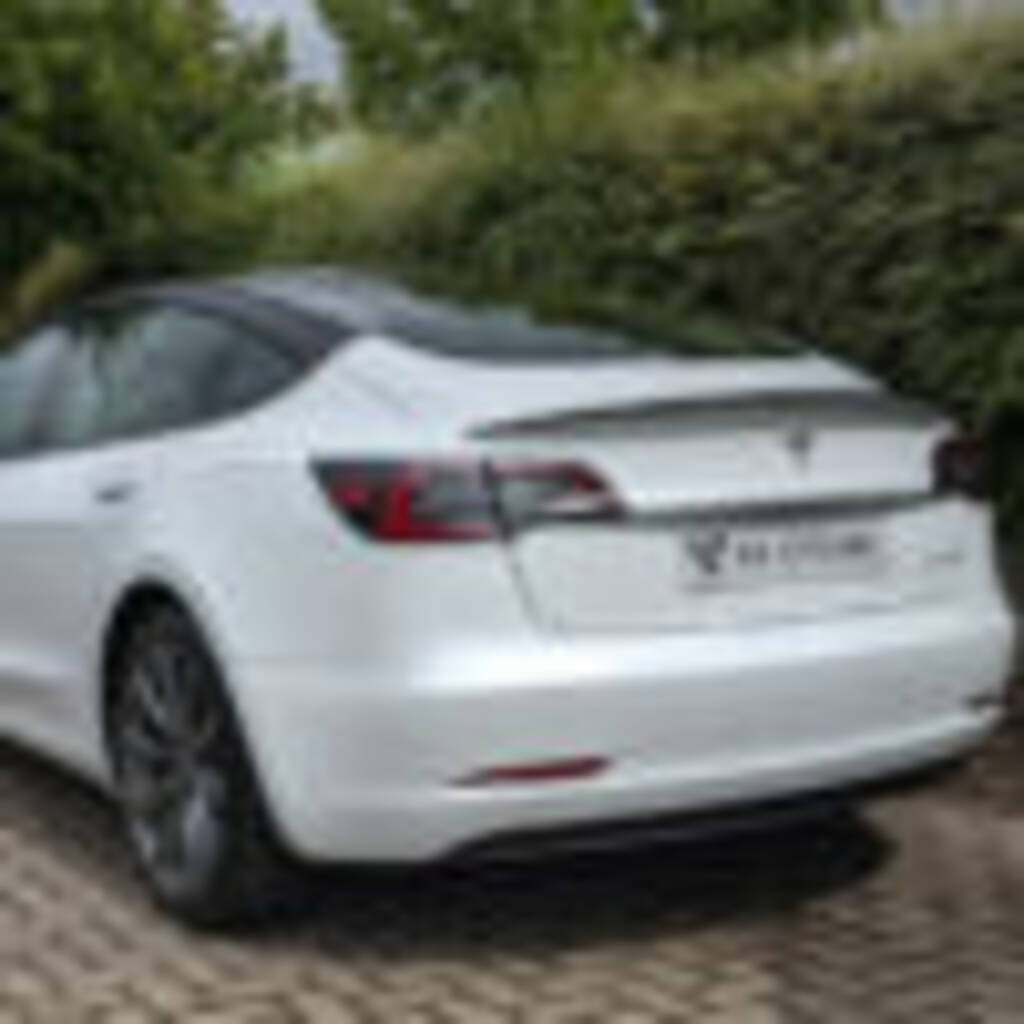 Tesla model 3 carbon fibre rear spoiler